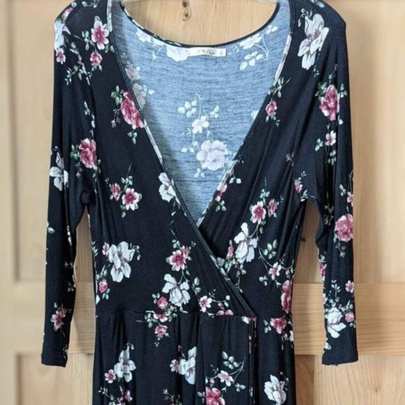 Women's Floral Spring Summer Plunge Flirty Dress Medium Large - Picture 1 of 2